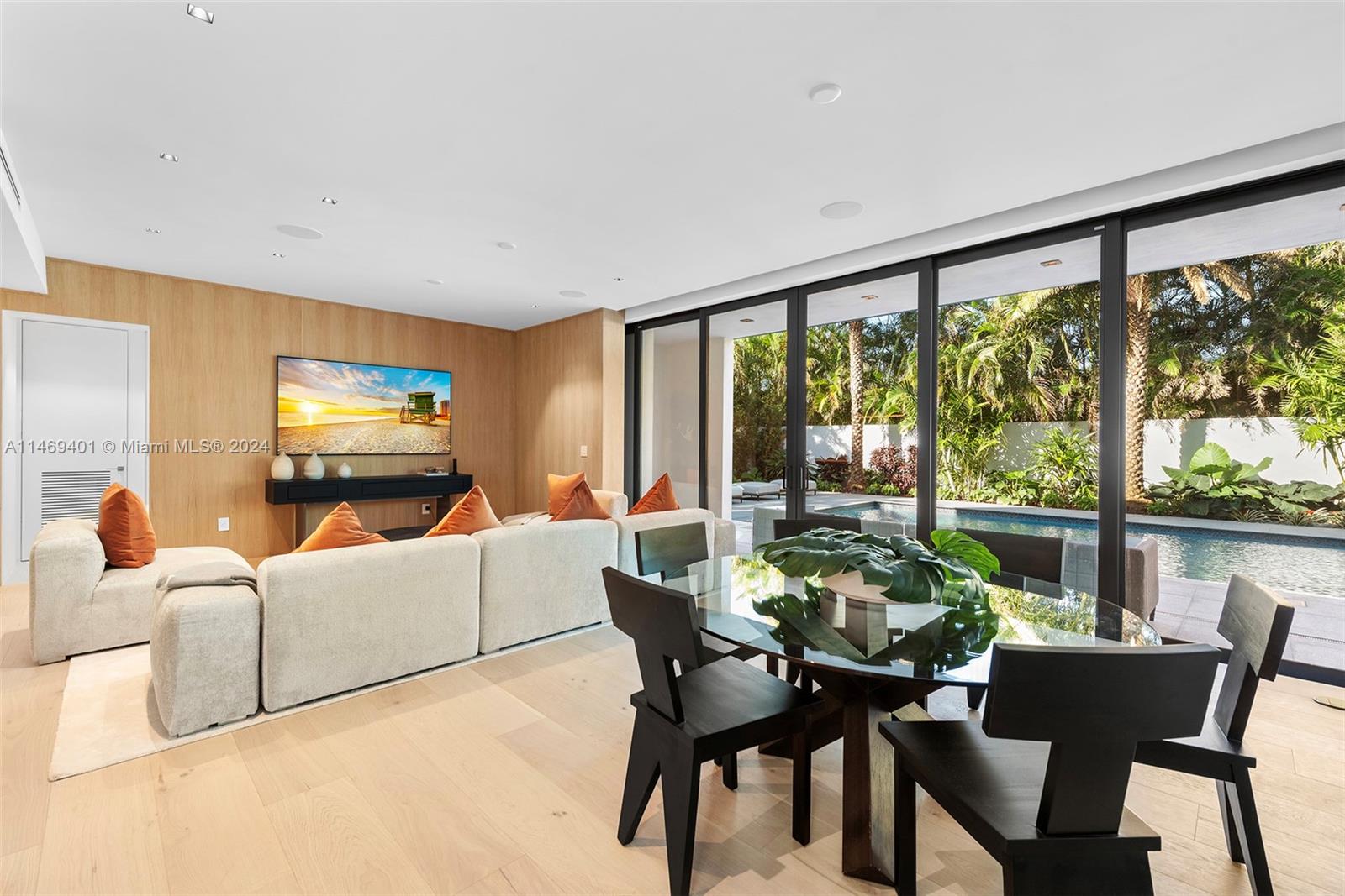 GOLDEN BEACH SEC C - Residential