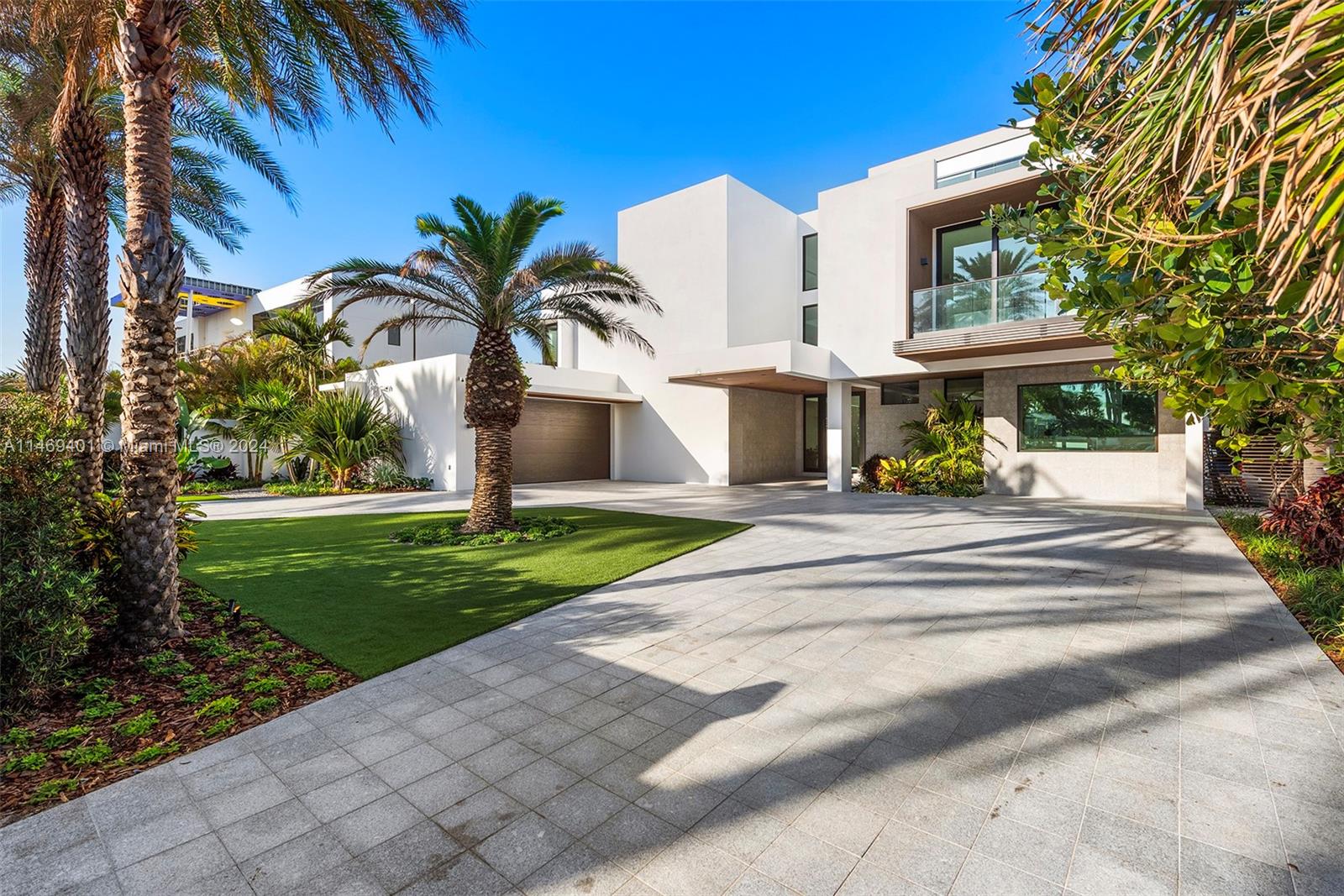 GOLDEN BEACH SEC C - Residential