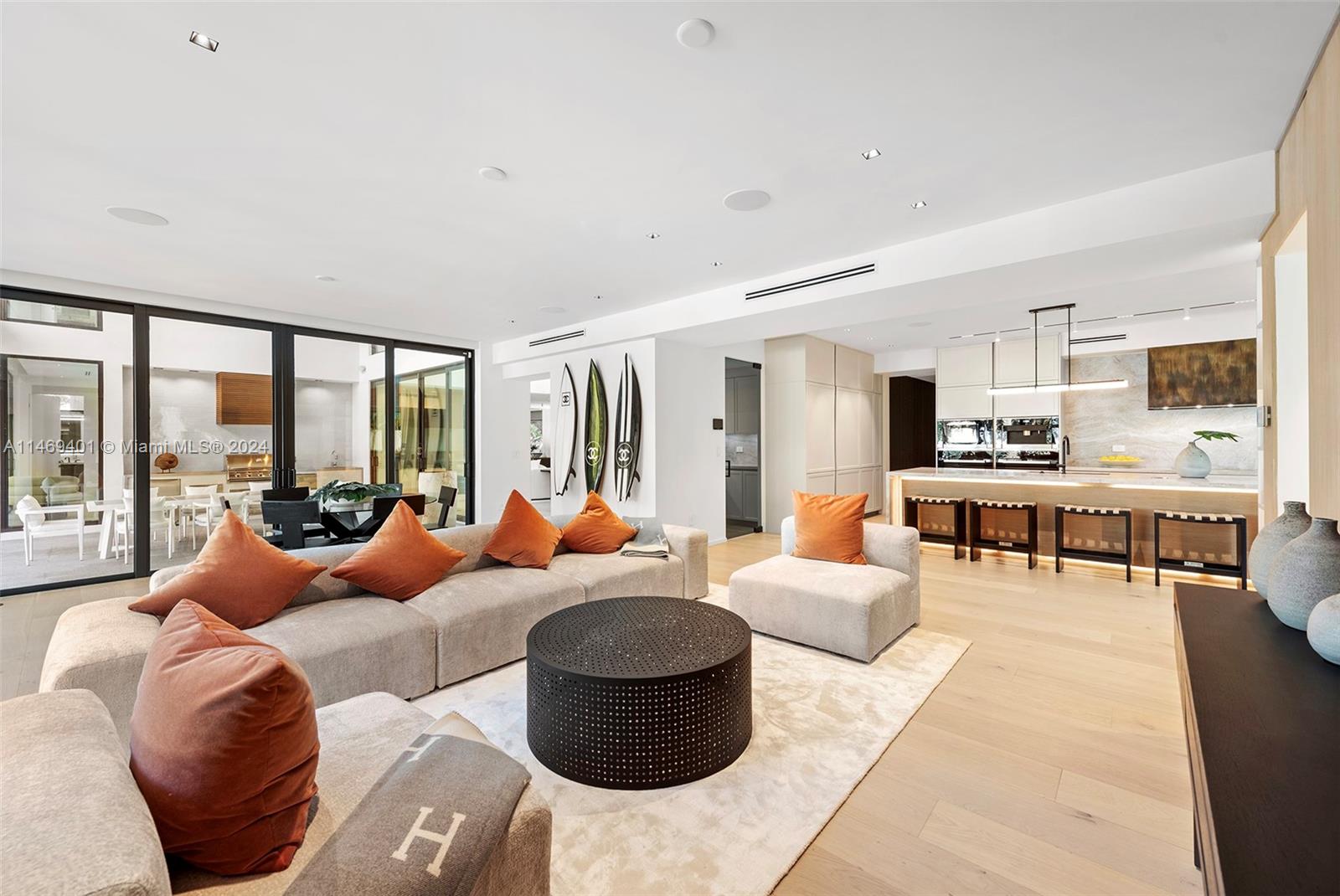 GOLDEN BEACH SEC C - Residential