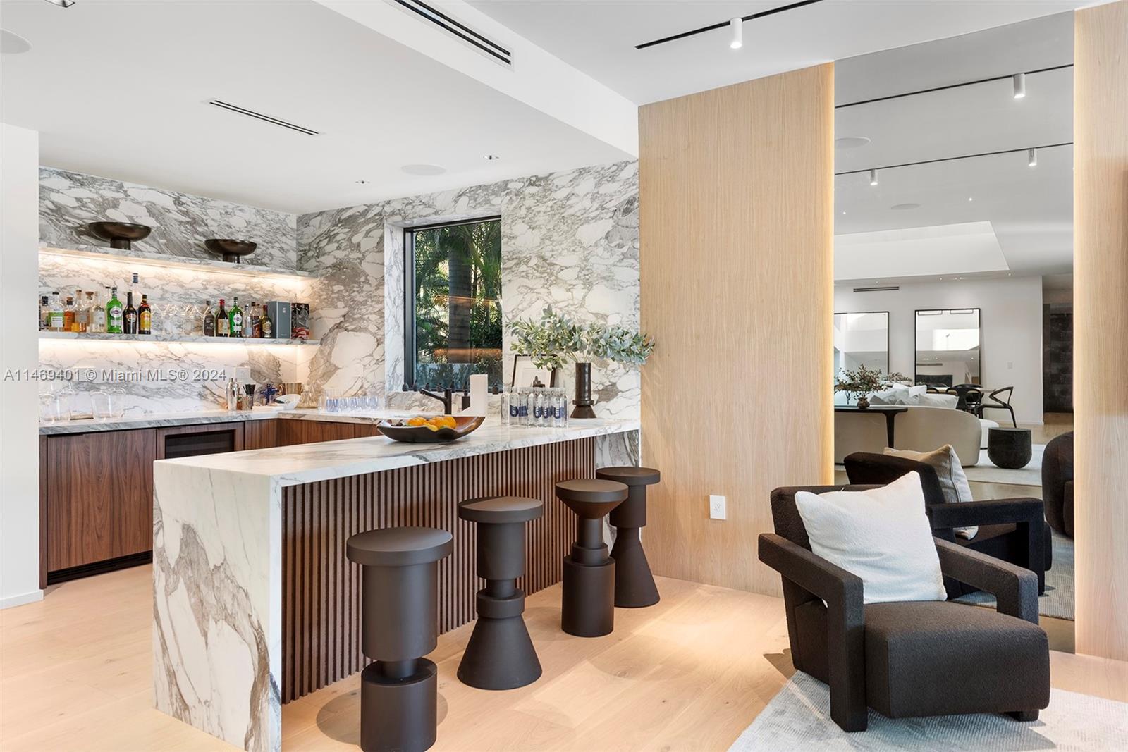 GOLDEN BEACH SEC C - Residential