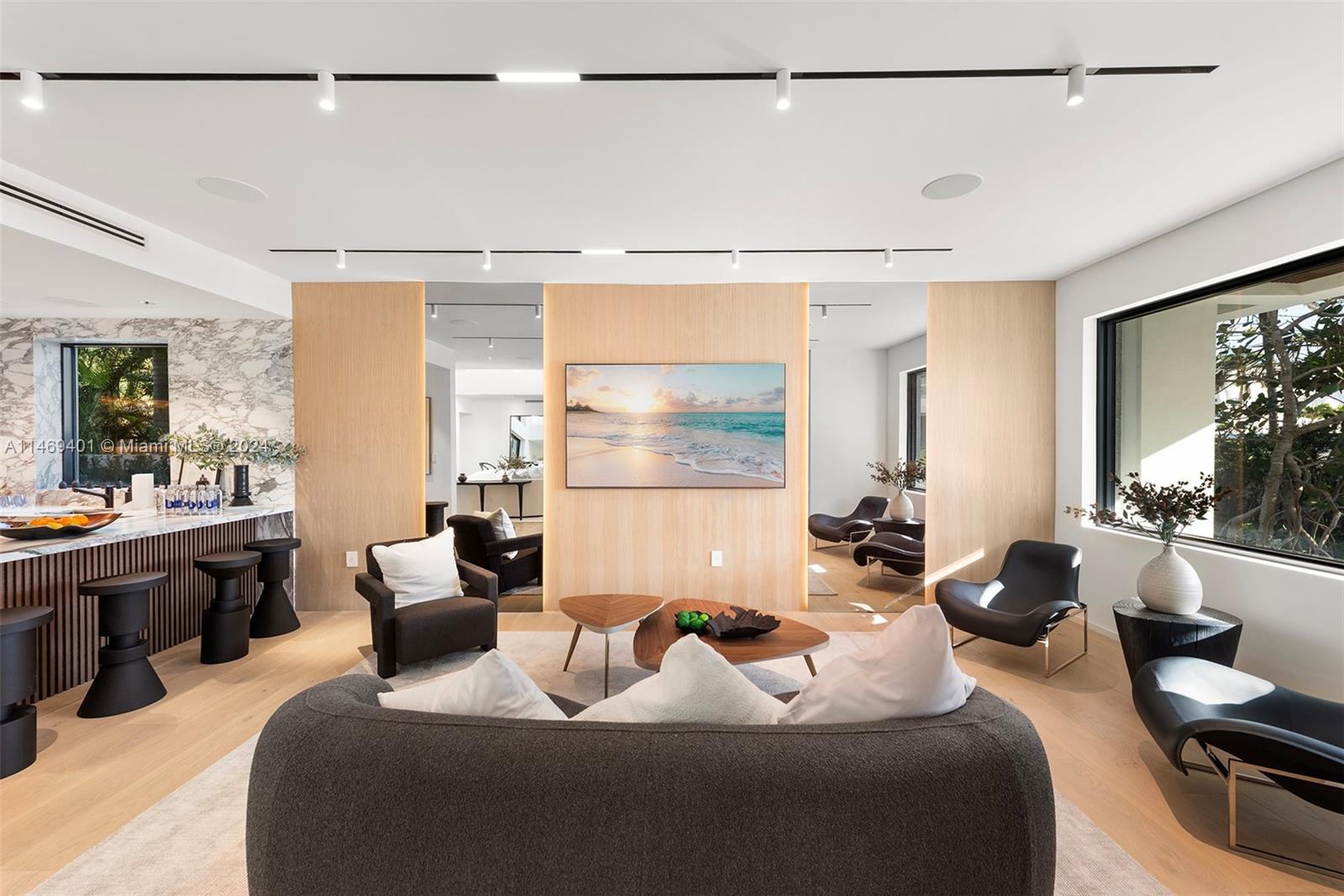 GOLDEN BEACH SEC C - Residential