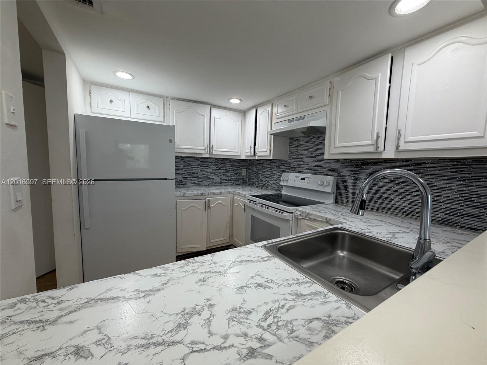 13685 NE 10th Ave 304