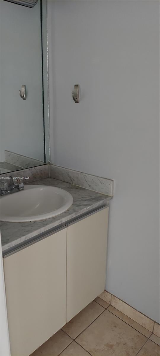 DADELAND COVE SEC 2 - Residential Lease