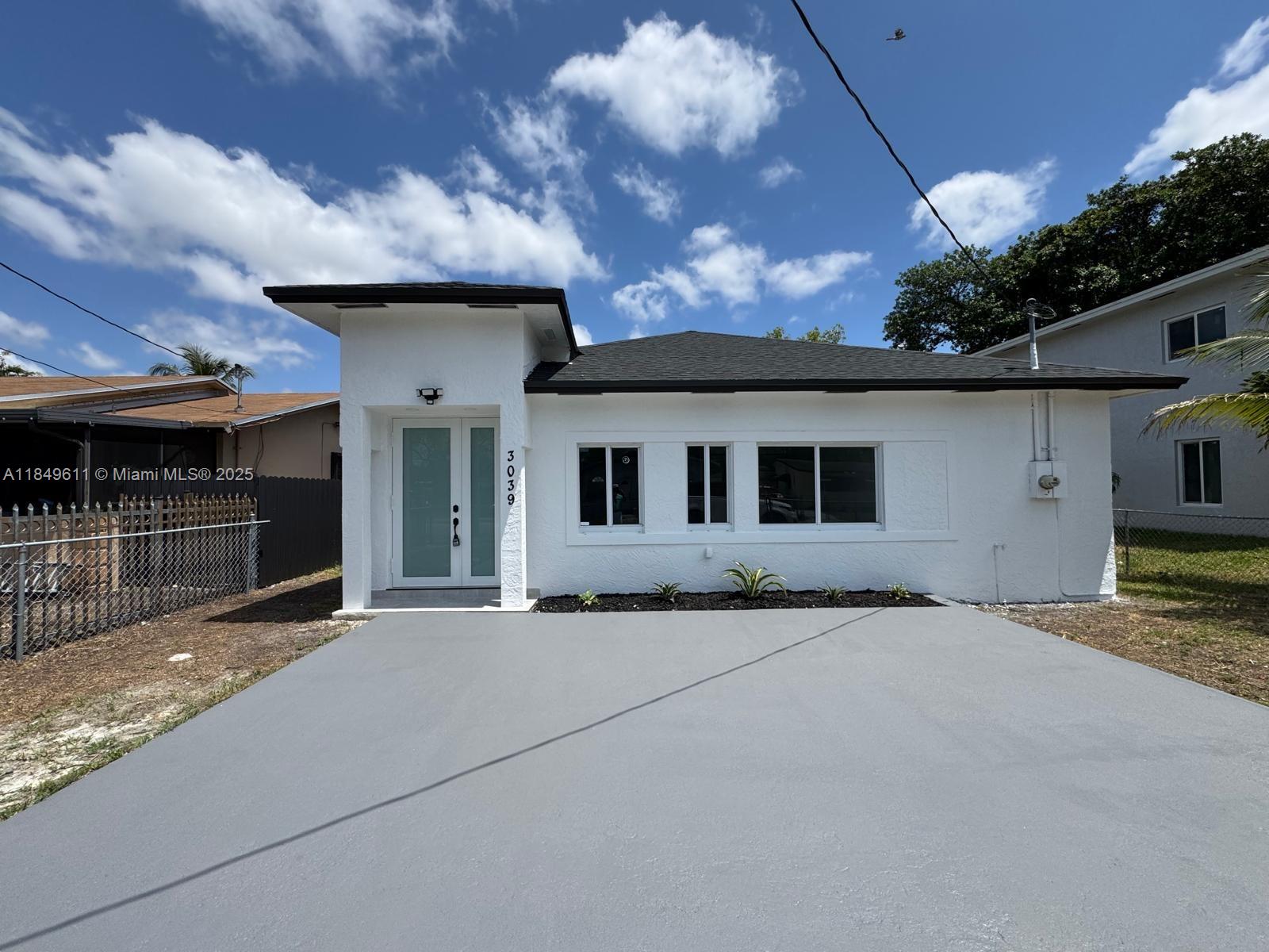 3039 NW 51st Ter, Miami, FL, 33142/$659,000 1 3039 NW 51st Ter