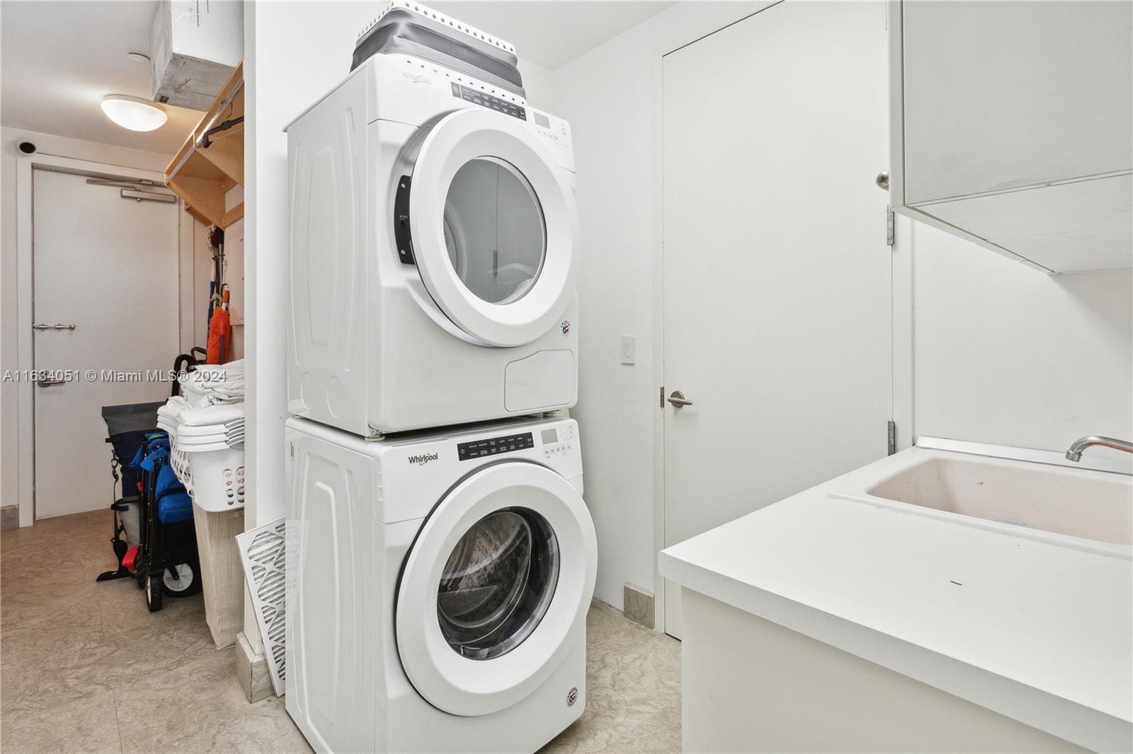 GROVENOR HOUSE CONDO - Residential