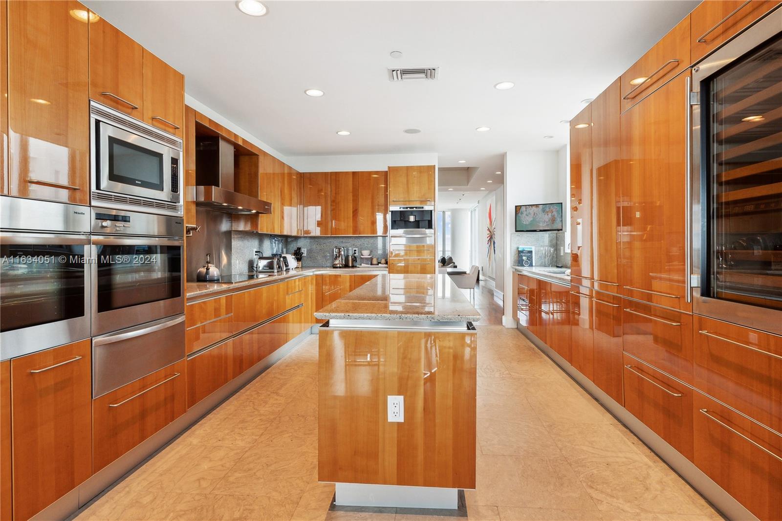 GROVENOR HOUSE CONDO - Residential