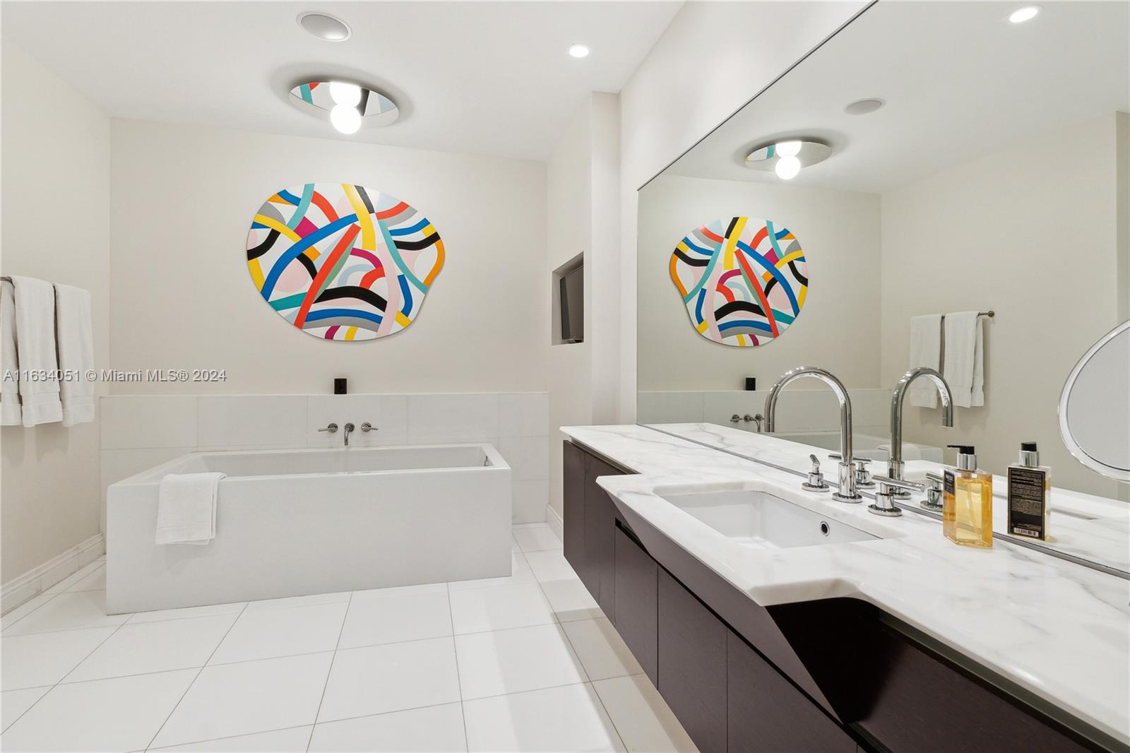 GROVENOR HOUSE CONDO - Residential