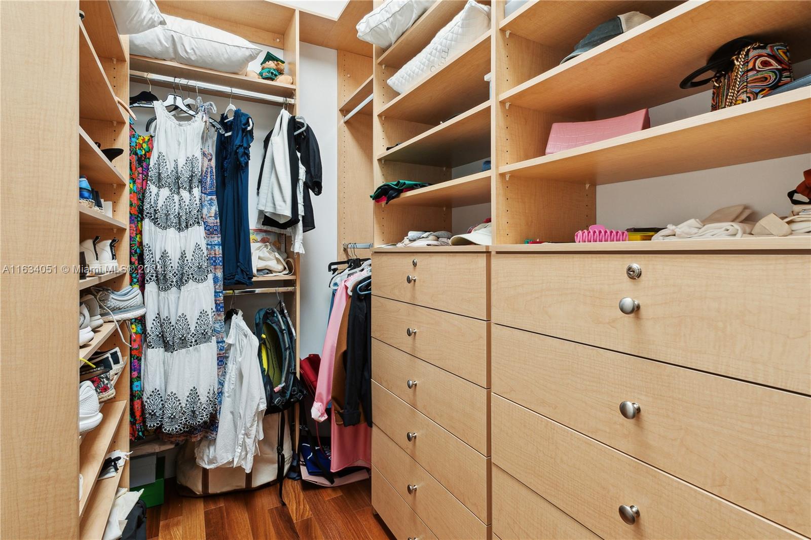 GROVENOR HOUSE CONDO - Residential