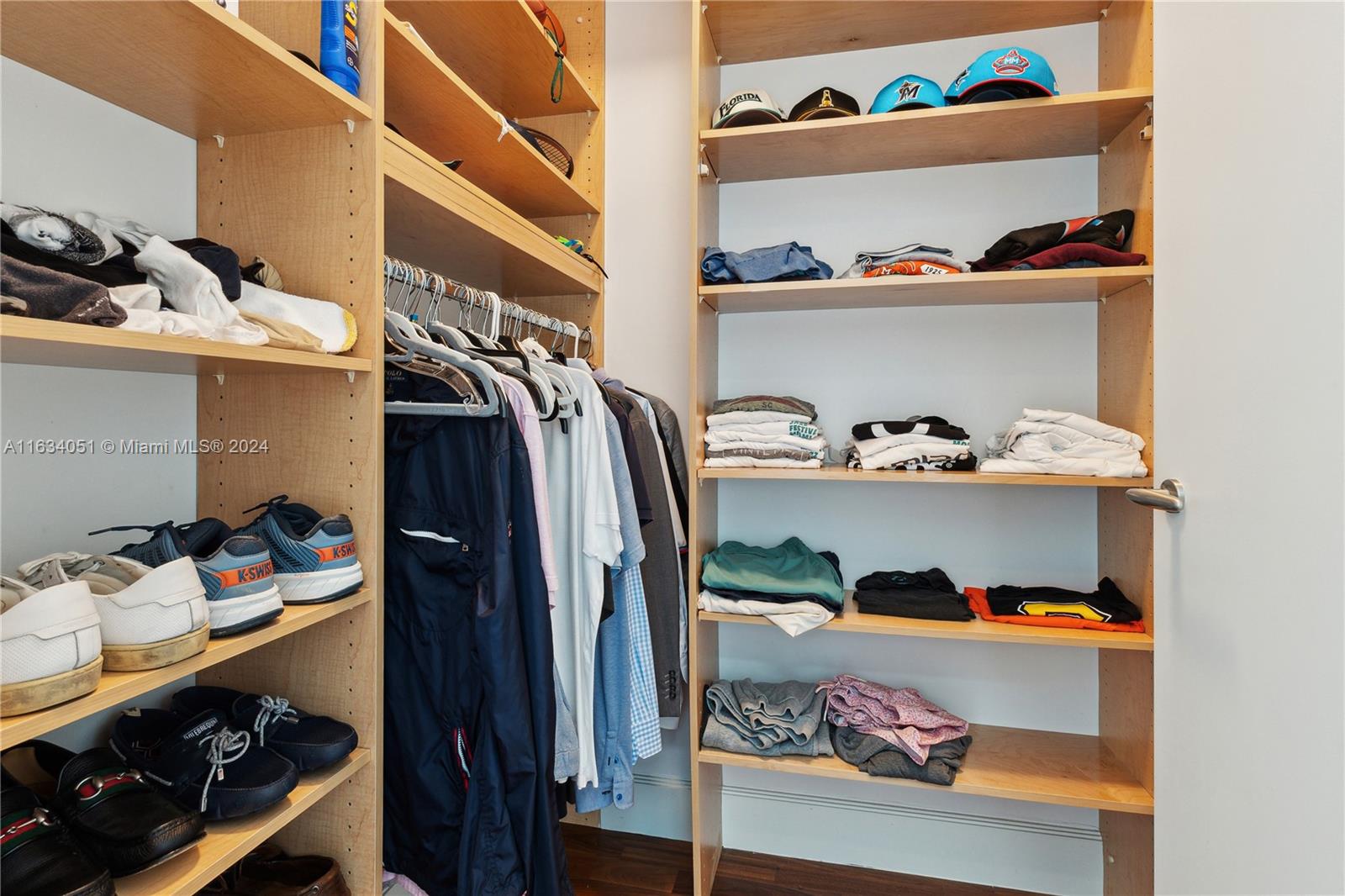 GROVENOR HOUSE CONDO - Residential