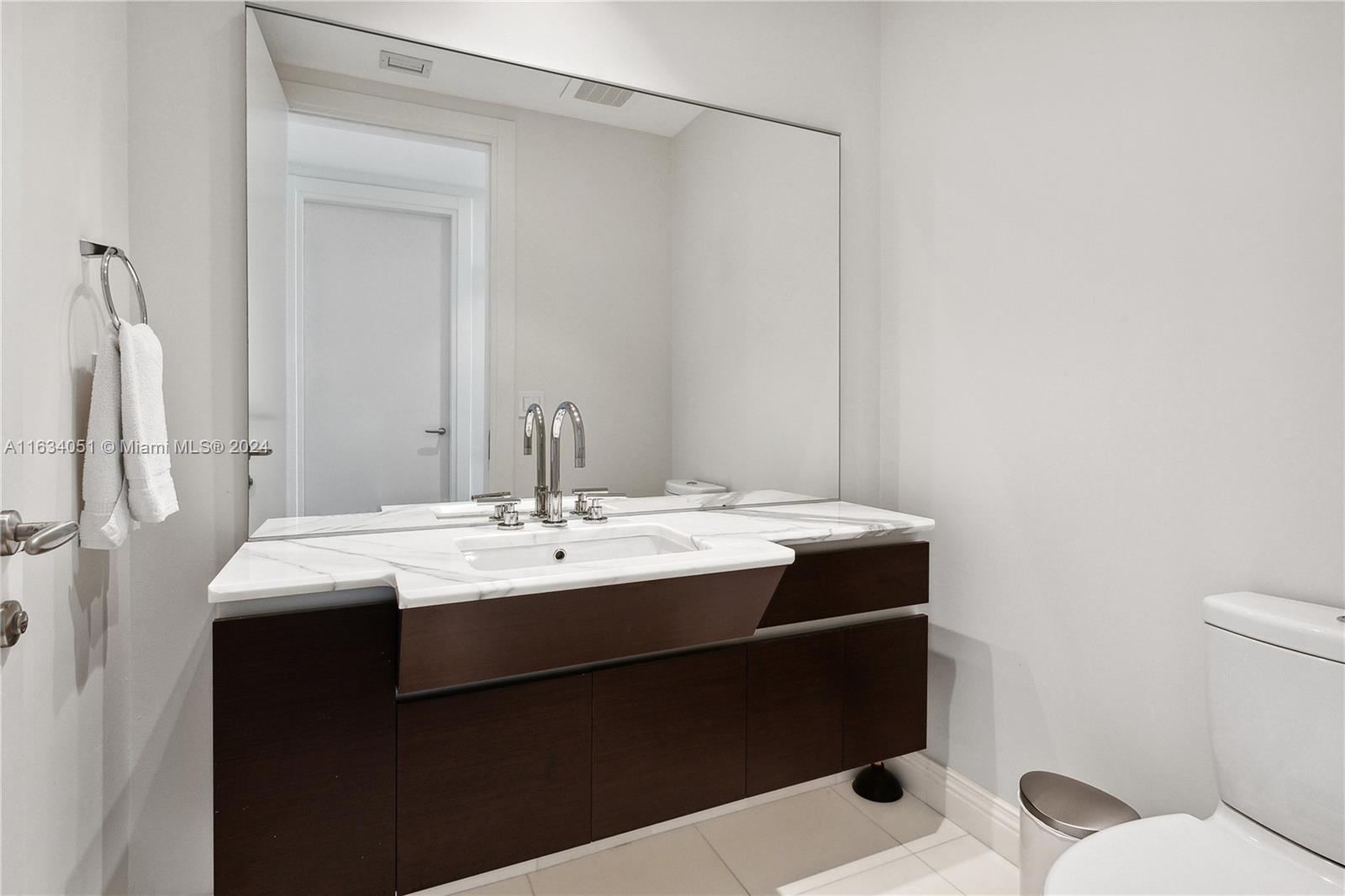 GROVENOR HOUSE CONDO - Residential