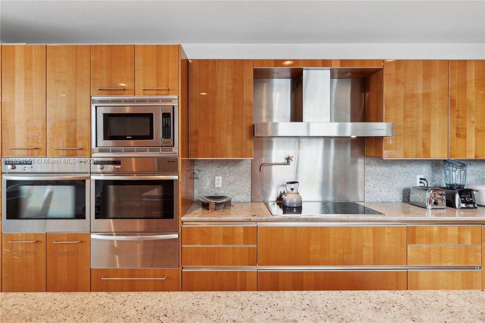 GROVENOR HOUSE CONDO - Residential