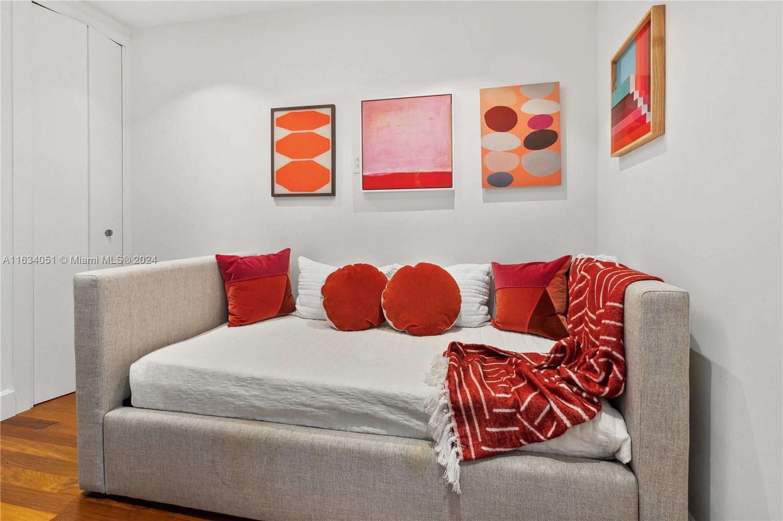 GROVENOR HOUSE CONDO - Residential