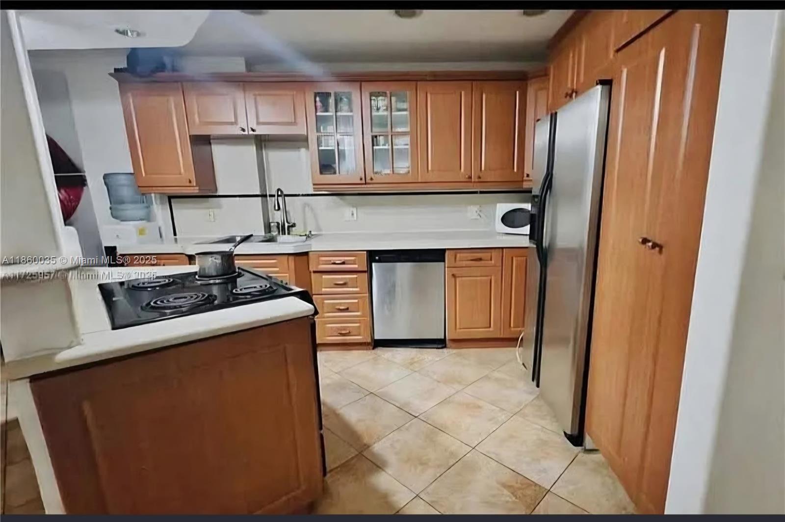 Spectacular apartment: 2-large bedroom, 1.5-bathroom. Redy To Move!! Gorgeous living & dining room, a large kitchen, ample bathrooms, a beautiful balcony with access to the pool, tennis court, gym, and pool table. It has security and visitor parking. Excellent, very central and quiet area. A wonderful place to live. (Near Aventura Mall, Barry University, restaurants, parks and schools