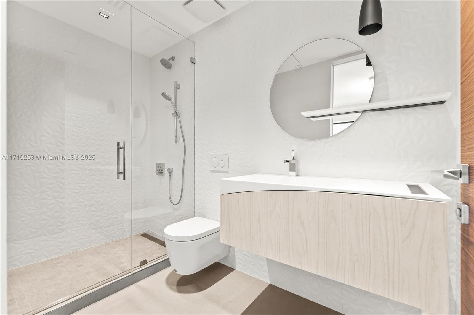 LAS OLAS BY THE SEA EXT - Residential