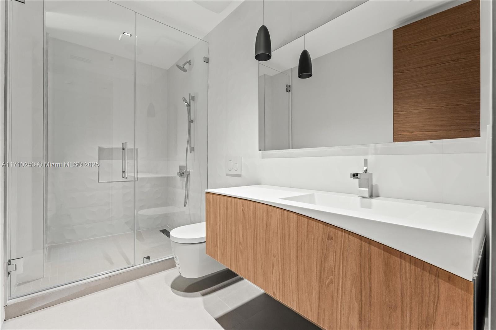 LAS OLAS BY THE SEA EXT - Residential