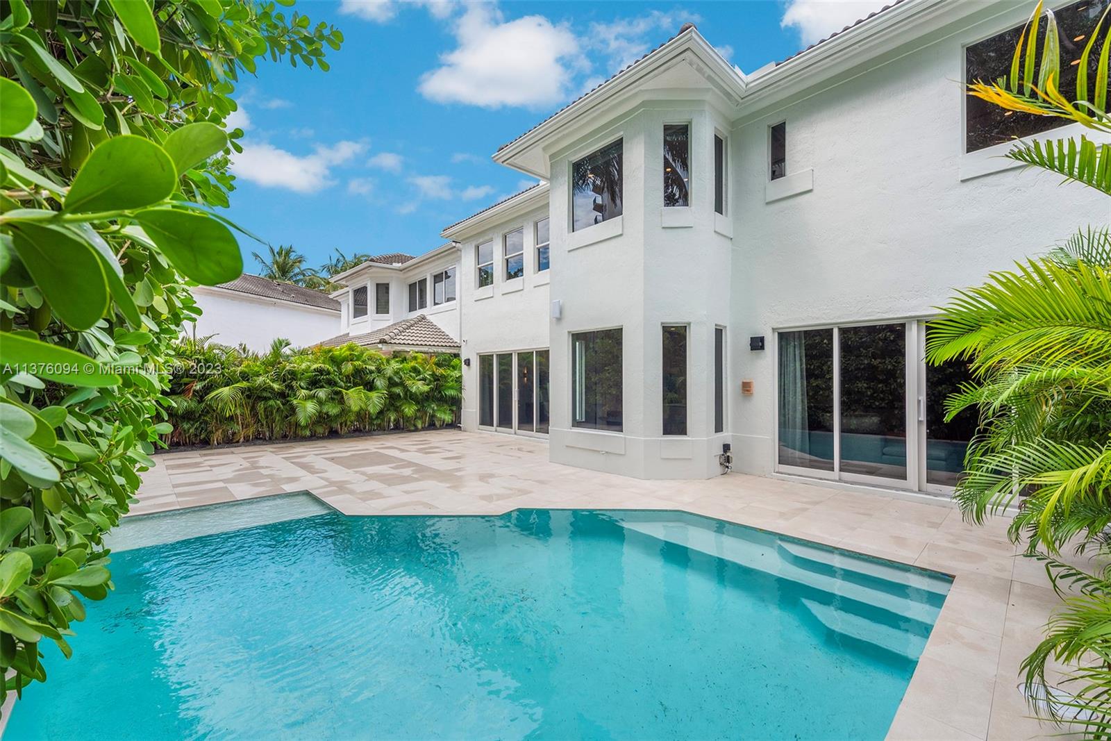 AVENTURA ESTATES - Residential