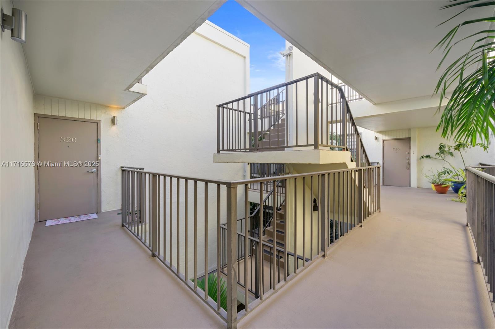 VILLA DORADA CONDO NO 2 - Residential