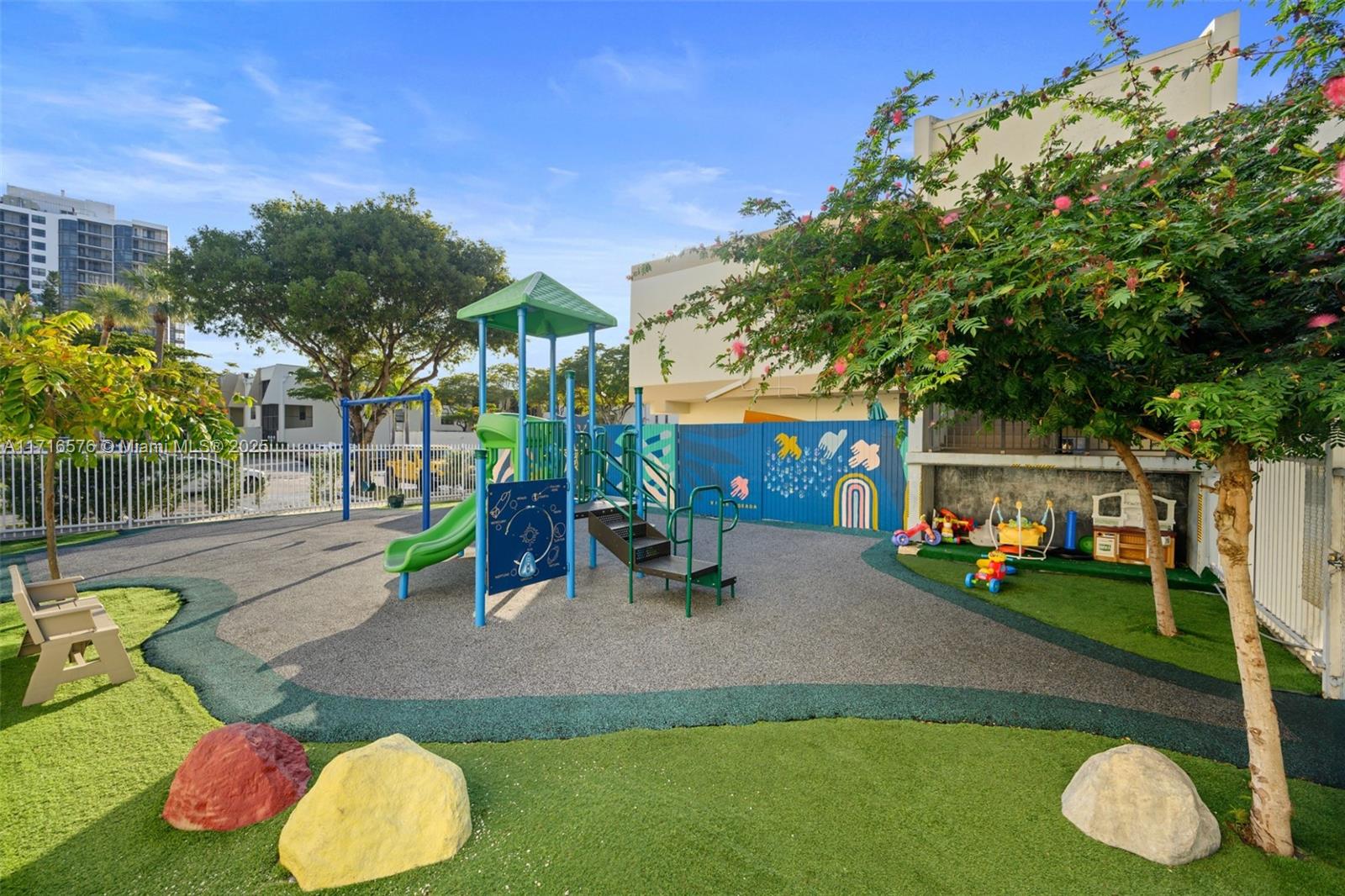 VILLA DORADA CONDO NO 2 - Residential