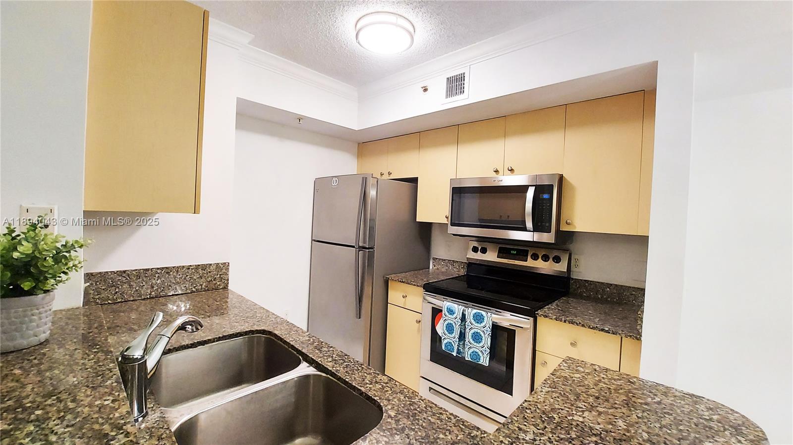 AVENTINE AT MIRAMAR CONDO - Residential Lease