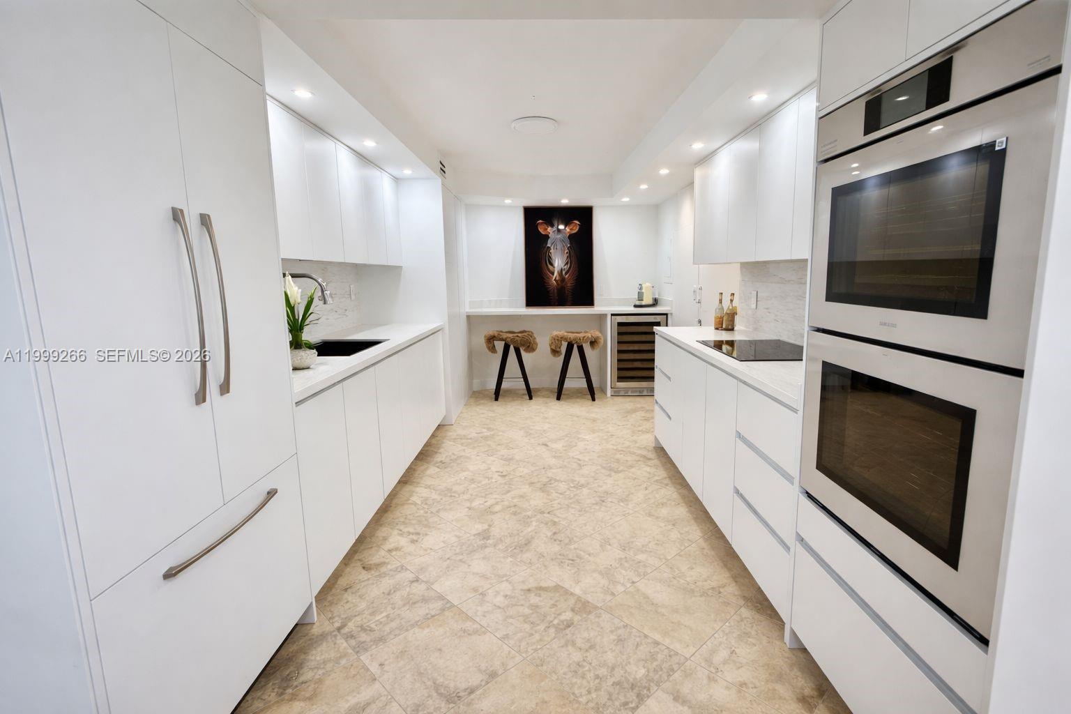 TOWERS OF KEY BISCAYNE CO - Residential