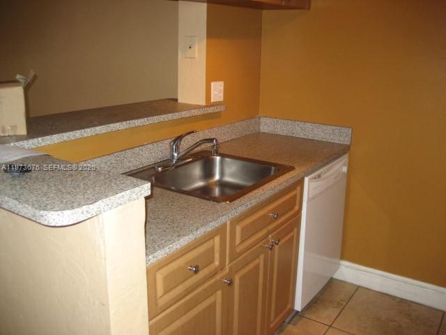 SPANISH TRACE CONDO - Residential Lease