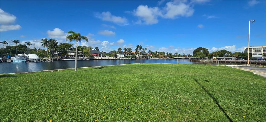 SPACIOUS 2 BEDR/2 BATHS CONDO WITH SPACIOUS DEN/OFFICE SPACE, PLENTY OF CLOSET SPACE, STORAGE BIN, UPDATED KITCHEN, LARGE BATHS, FLOOR-TO-CEILING WINDOWS ALLOW ABUNDANT NATURAL LIGHT, AND TWO BALCONIES PROVIDE ADDITIONAL OUTDOOR SPACE. ENJOY THE FANTASTIC AMENITIES OF DESOTO PARK, INCLUDING A WATERFRONT POOL, GYM, CLUBHOUSE, SECURITY, LAUNDRY ROOM ON EVERY FLOOR AND TENNIS COURTS. ACROSS JOSEPH SCAVO PARK W/PLAYGROUND, FITNESS TRAIL, BASKETBALL COURTS, DOG PARKS. WITH ITS CLOSE PROXIMITY TO THE BEACH THIS APARTMENT OFFERS A CONVENIENT AND VIBRANT COASTAL LIFESTYLE WITH AN ARRAY OF DINING, SHOPPING, AND ENTERTAINMENT OPTIONS. DON’T MISS OUT ON THIS OPPORTUNITY AND EXPERIENCE THE BEST OF HALLANDALE BEACH LIVING. ALL AGES. 20% DOWN REQUIRED
OK TO LEASE AFTER CLOSING