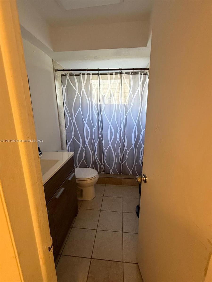 SUTTON HOUSE CONDO - Residential