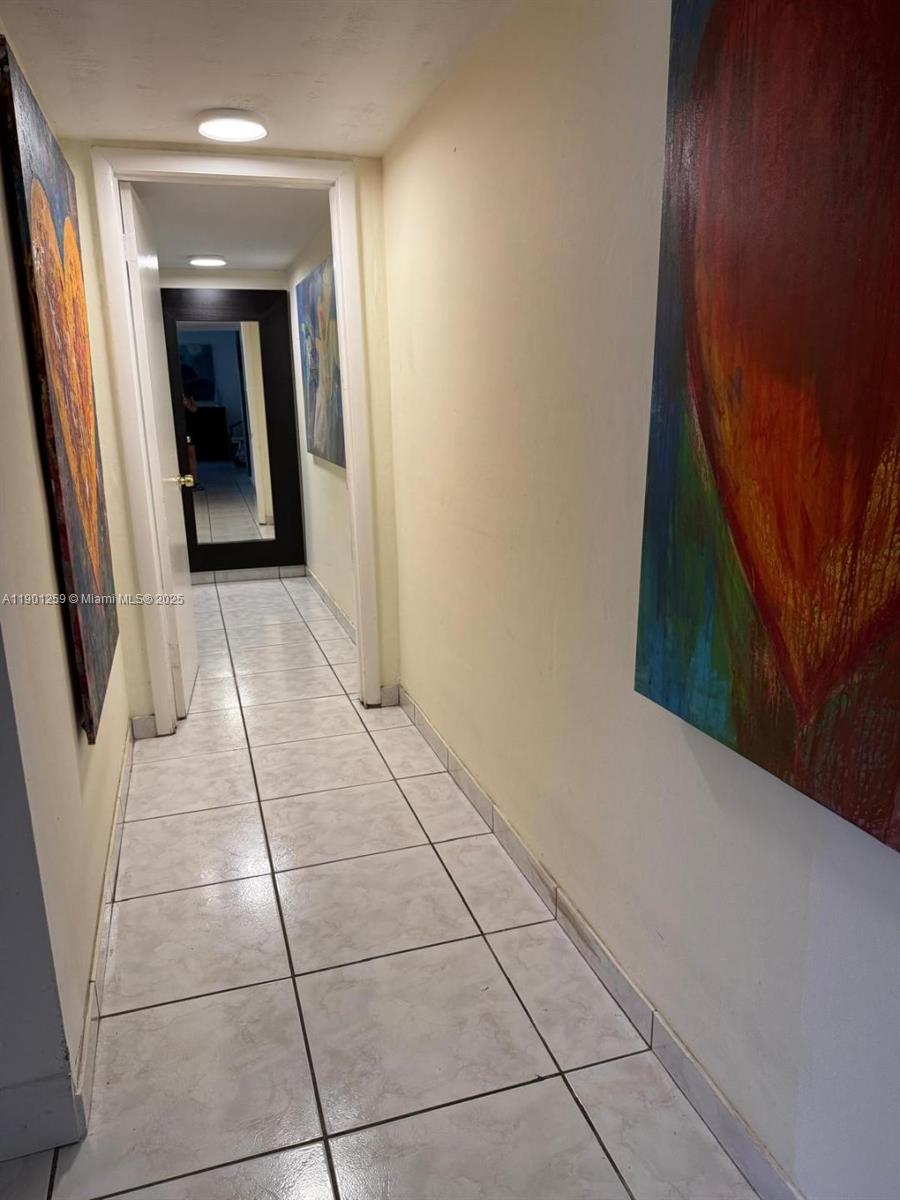 SUTTON HOUSE CONDO - Residential