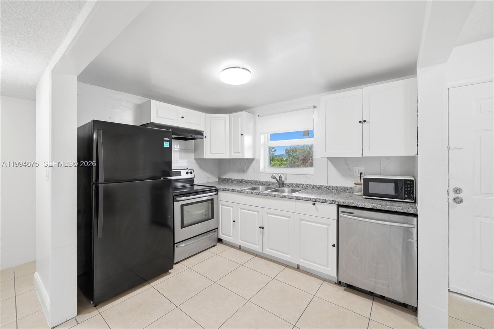 THE BEACH CLUB FONTAINEBL - Residential