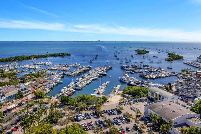 GROVENOR HOUSE CONDO - Residential