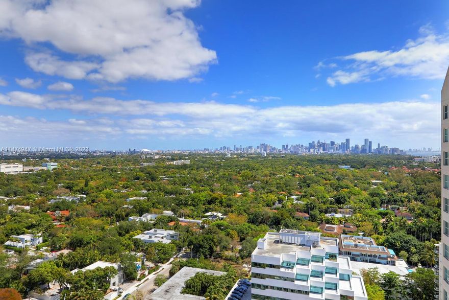 Most sought after line in the Grovenor "01 Line". This residence offers over 4,000 SF of living, 4 Beds 5.1 Baths, enormous entertaining spaces, office, family room with unobstructed city and bay views. Amazing split floor plan with a formal living and dining with a breathtaking bay and marina views. Beautiful Italian kitchen renovated his & her bath. Building amenities include infinity pool with cabanas, SPA, tennis court, gym, library, billiard room. Walking distance to Coconut Grove.