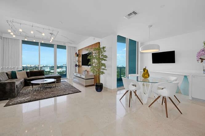 GROVENOR HOUSE CONDO - Residential