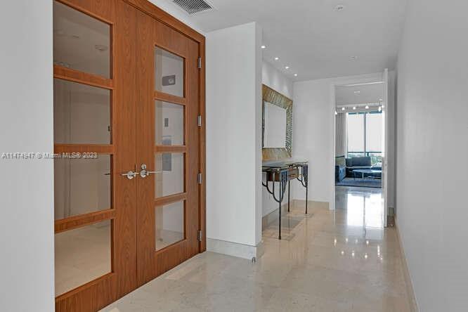 GROVENOR HOUSE CONDO - Residential