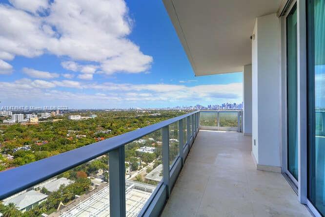 GROVENOR HOUSE CONDO - Residential