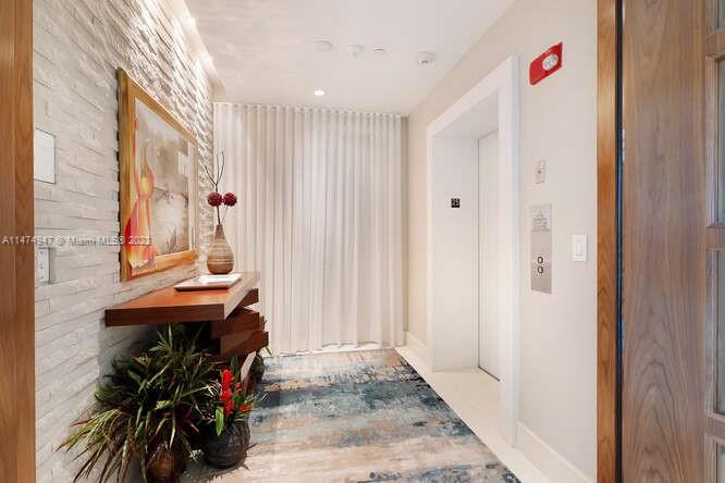 GROVENOR HOUSE CONDO - Residential