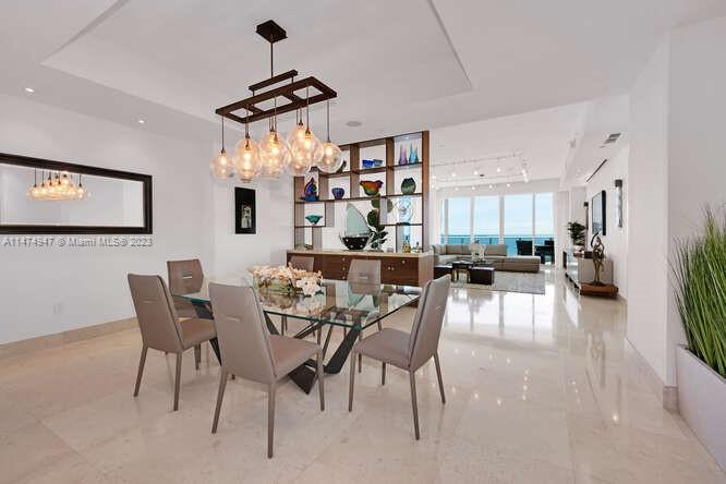 GROVENOR HOUSE CONDO - Residential