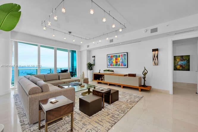 GROVENOR HOUSE CONDO - Residential