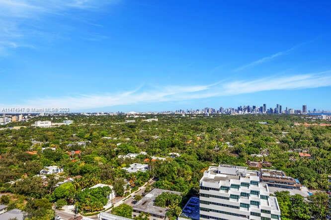 GROVENOR HOUSE CONDO - Residential