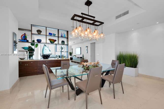 GROVENOR HOUSE CONDO - Residential