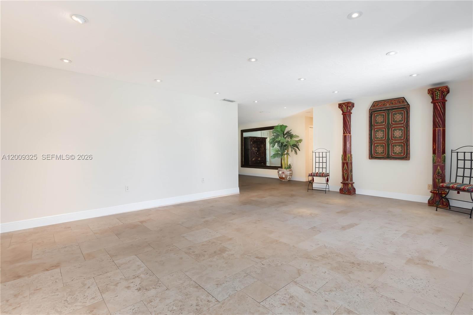 TAMIAMI LAKES SEC 1 - Residential