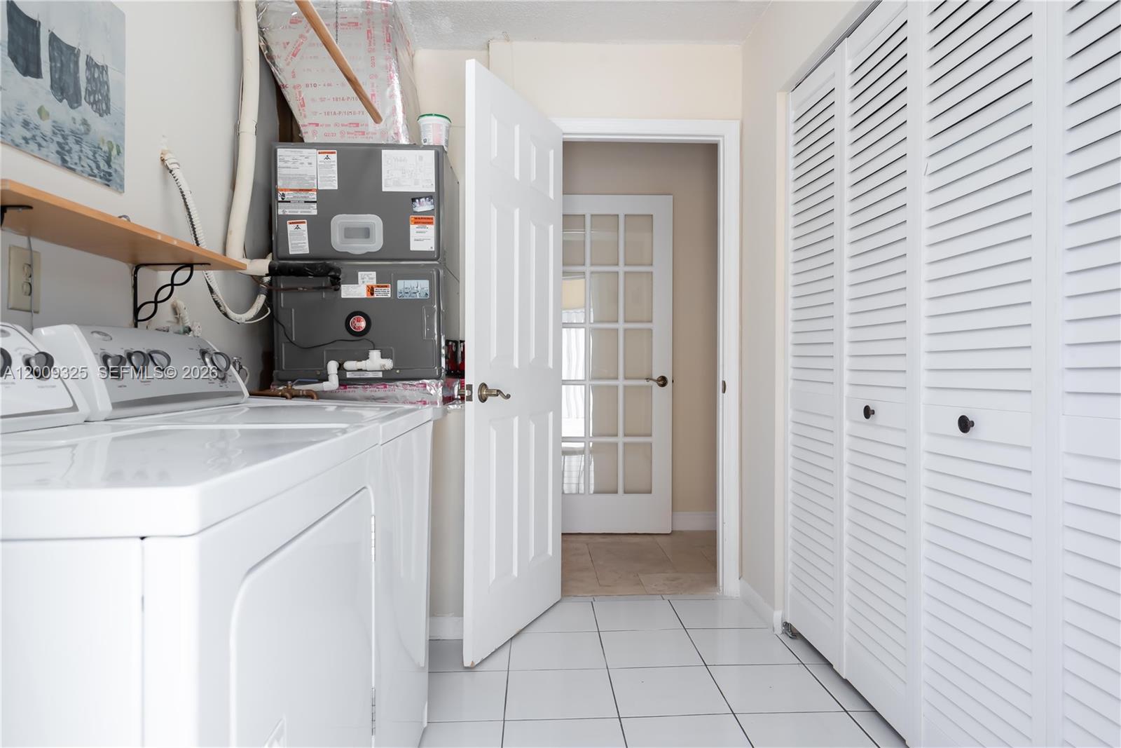 TAMIAMI LAKES SEC 1 - Residential