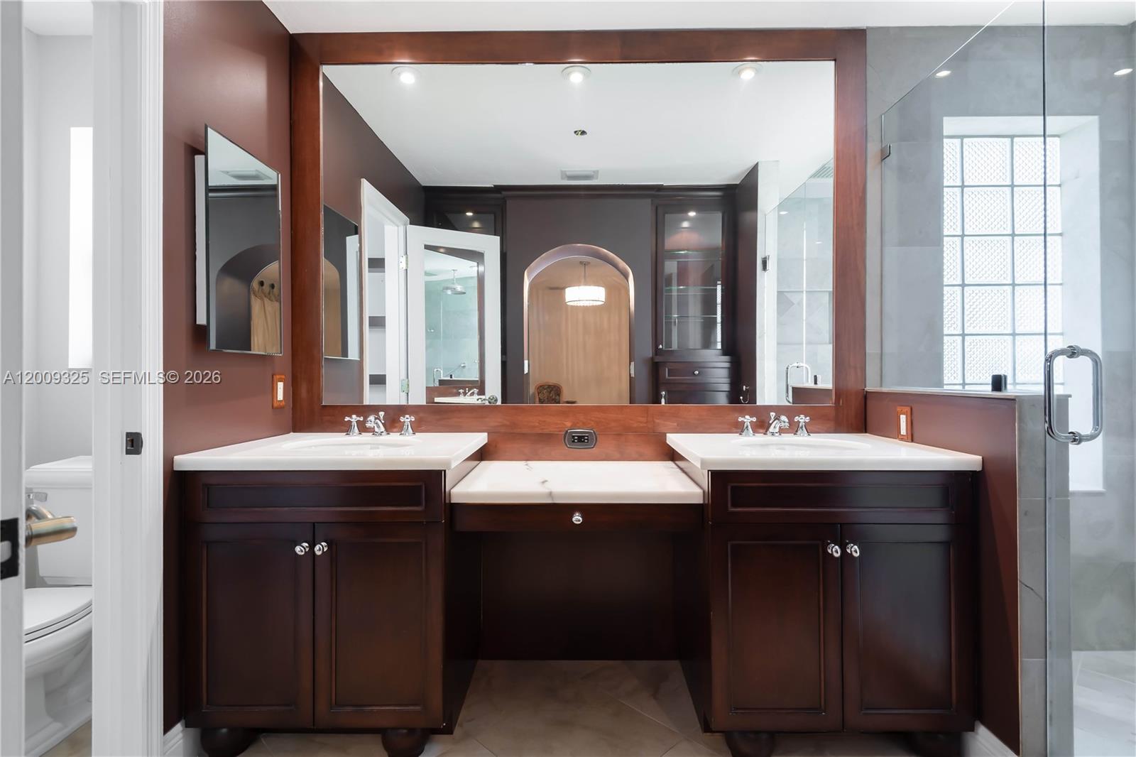 TAMIAMI LAKES SEC 1 - Residential