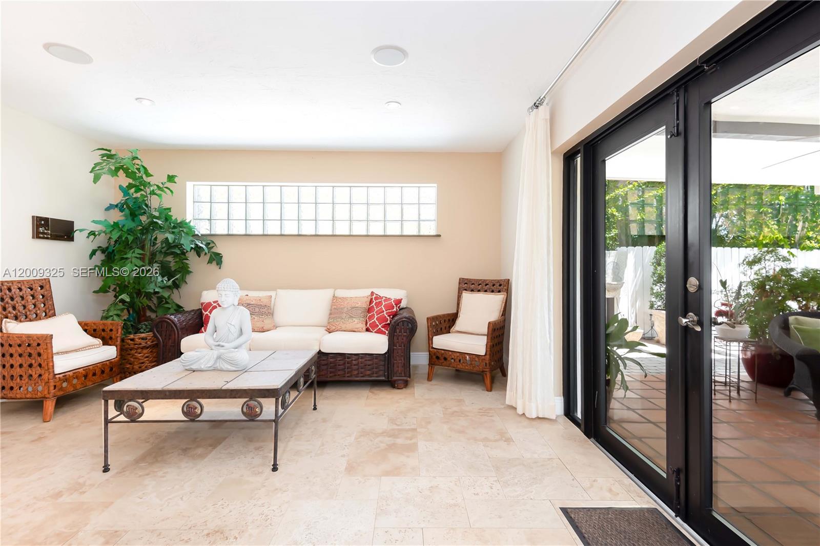 TAMIAMI LAKES SEC 1 - Residential