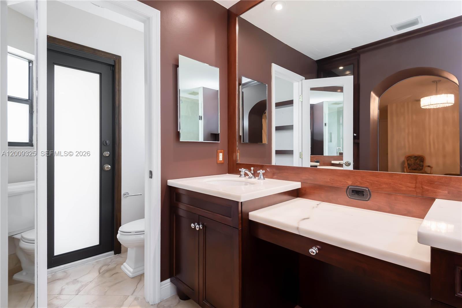 TAMIAMI LAKES SEC 1 - Residential