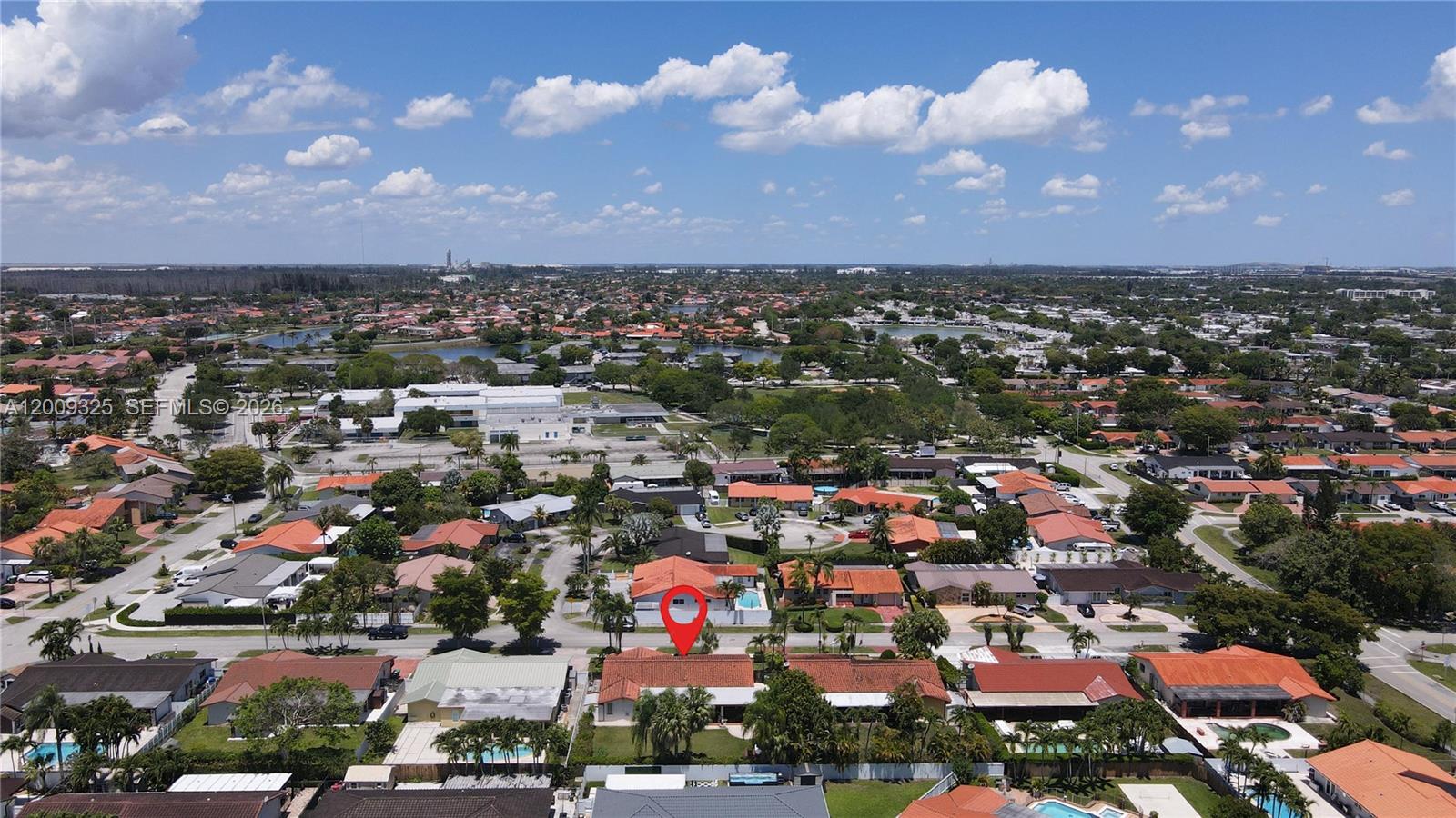 TAMIAMI LAKES SEC 1 - Residential