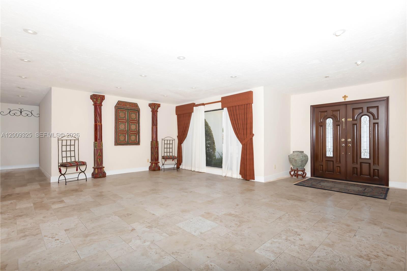 TAMIAMI LAKES SEC 1 - Residential