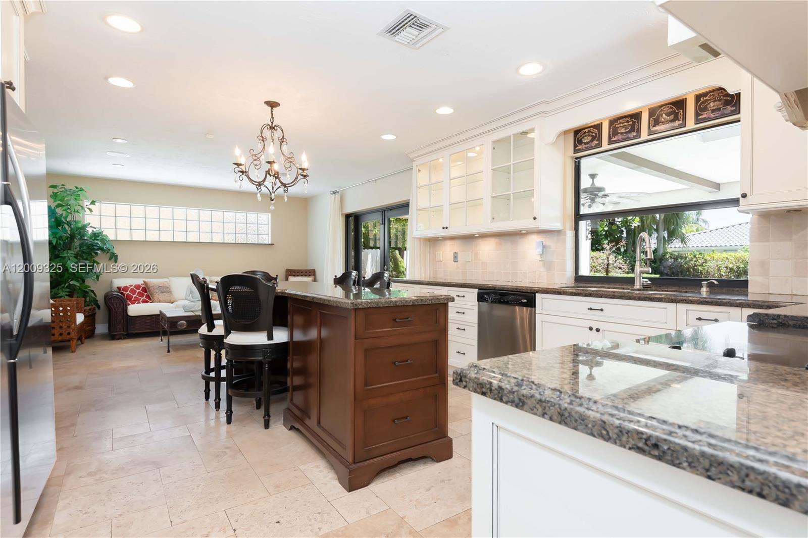 TAMIAMI LAKES SEC 1 - Residential