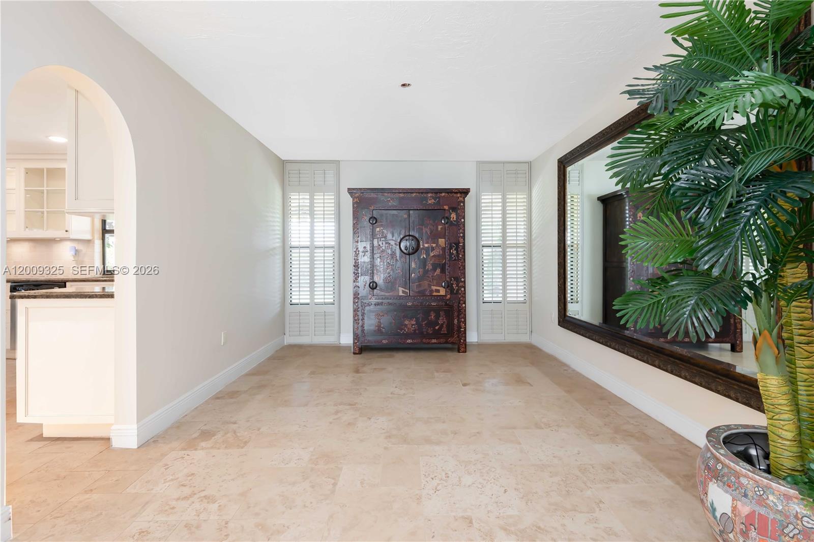 TAMIAMI LAKES SEC 1 - Residential