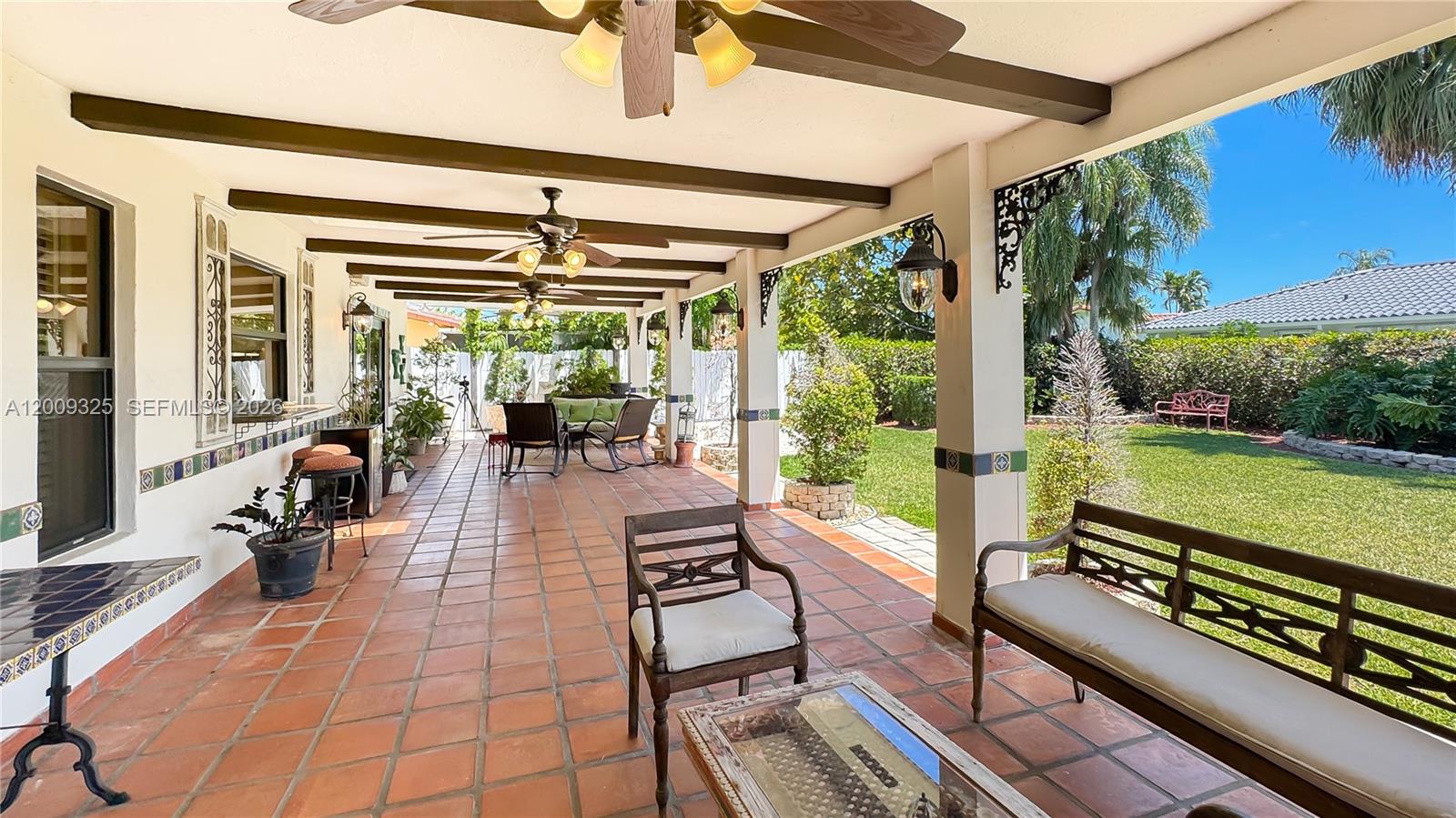 TAMIAMI LAKES SEC 1 - Residential