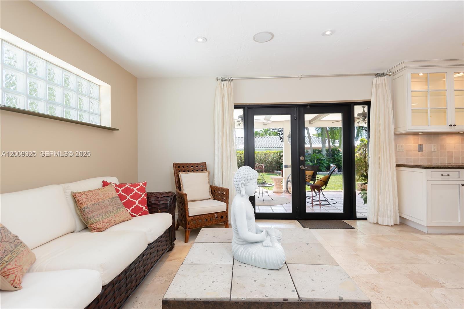 TAMIAMI LAKES SEC 1 - Residential